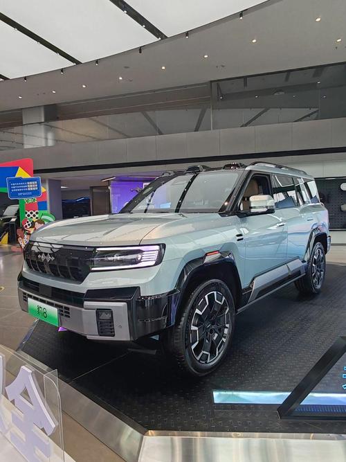 成都198比亚迪方程豹硬派越野的爆款，英菲尼迪35周年与你共成长